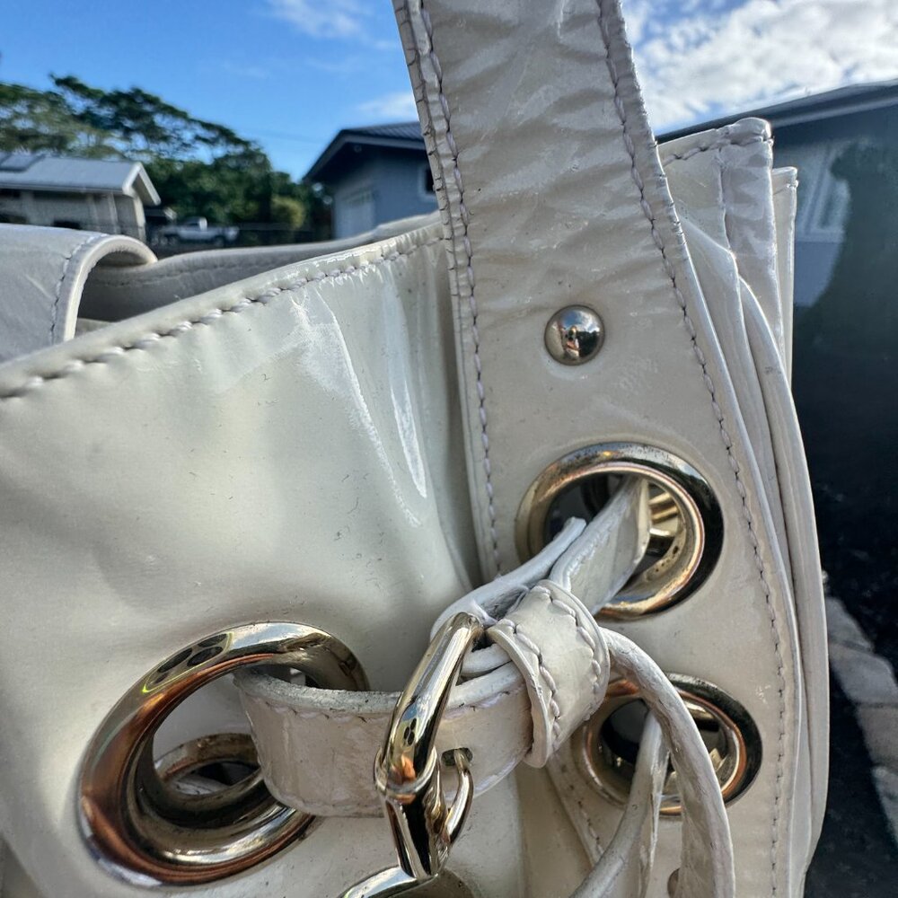 Jimmy Choo Made in Italy White Patent Leather Drawstring Tote - Picture 14 of 17